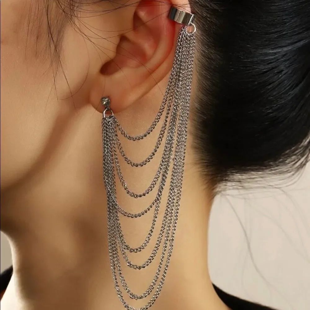 Draped Chain Earcuff